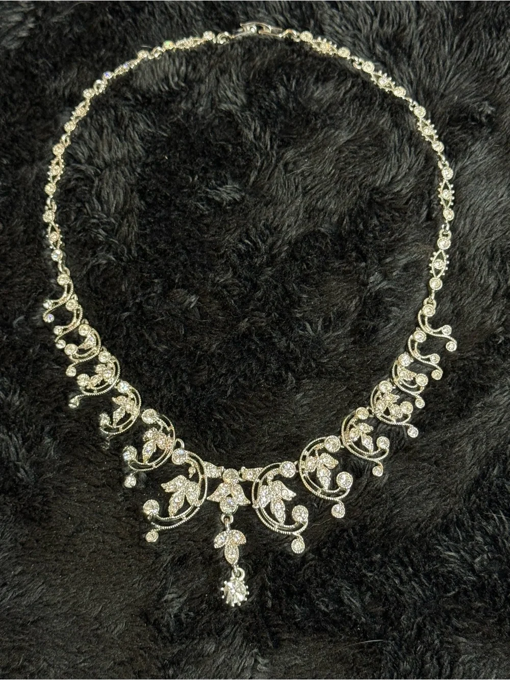 Stunning! Tara Vanessa - Crystal Vine Pendant Necklace, a Timeless Statement